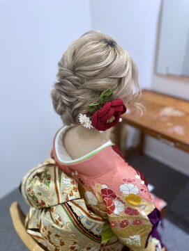 タクミ(Takumi) 振袖ツイストシニヨン