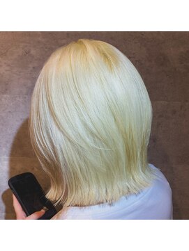 キャラ シャローネ 池袋(Chara Chalone) 外はねハイトーンカラー/ブロンドスタイル［岸雄一/池袋】