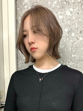 サンク 原宿 表参道(cinq) 丸みショートボブヘアダブルカラーケアブリーチカラーハイトーン