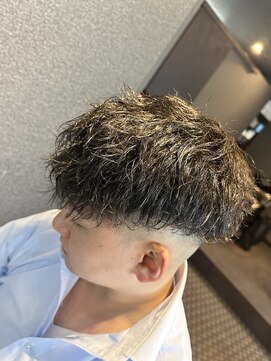 ワールドシップモトマチ(WORLD SHIP MOTOMACHI) 前下がりツイスパ×フェード