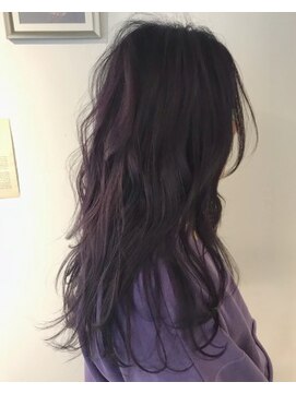 ジーナ(XENA) 奇抜すぎない上質ダークパープル