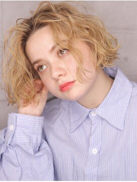 ネオリーブ コパン 鶴見店(Neolive copain) 外国人くせ毛風パーマをブランドカラーでストリート感プラス