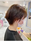 ショートヘア×マットベージュ フレンチカジュアル