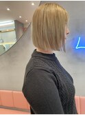 切りっぱなしボブ×ミルクティーベージュ