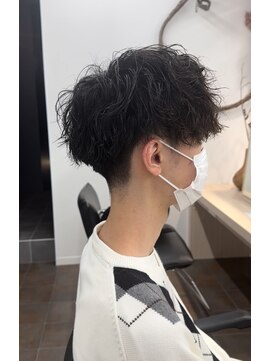 サロンドジョー(salon de joe) ツイストスパイラルパーマメンズマッシュ刈り上げ　奥東巧真