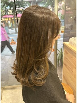 リタ(rita.) 小辻 ミディアムレイヤー×オリーブベージュ