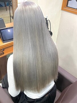 ロア 福岡天神本店(LORE) ダブルカラーベージュカラーケアブリーチカラーハイトーンカラー