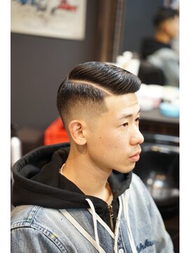 バーバーショップ ノア 2nd(BARBERSHOP NOR) スキンフェード/サイドパート