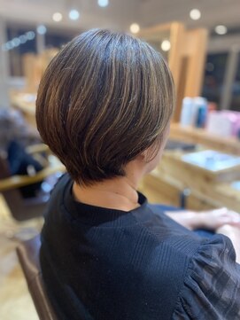 ロッソ 浦添店(Rosso) 大人ショートボブ ハイライト