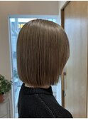 オリーブベージュ