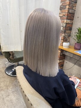 ルーナヘアー(LUNA hair) ホワイトグレージュ/ブリーチ/ハイライト/ダブルカラー10代20代