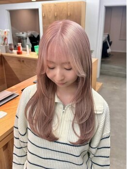 バド(bado)の写真/【本町駅徒歩5分】生まれ持った素材美を活かし、抜け感のあるカラーをご提案。お客様の魅力を最大限に◎