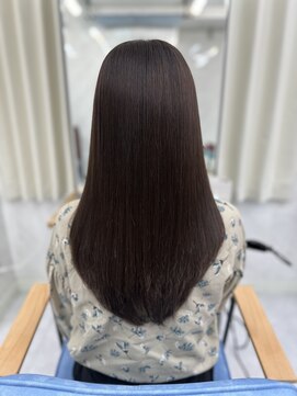 エミン(emyn) 髪が変わる【美髪革命】艶髪/髪質改善/縮毛矯正/代々木