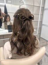 ビンナ(BINNA)&nbsp;大きめリボンがかわいいハーフアップ♪