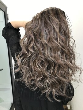 エスアイ(S.i) ハイトーンカラー［五条駅/京都駅/七条駅/四条駅/烏丸駅］