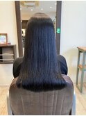ツヤ感たっぷりロングヘアー