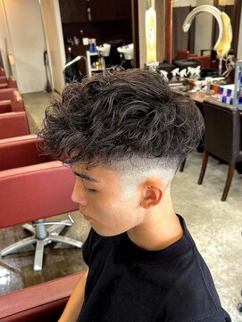 ハイパー(HYPER) メンズ海外風スペインカールスキンフェードバーバー