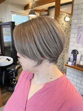 カシア cassia hair dressing salon 【cassia】白髪活かし×マッシュボブ　[30代40代50代]