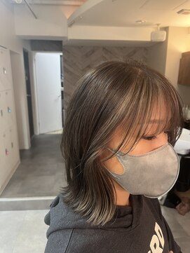 エミヲ 石川町(emiwo) emiwo秋成『ヘムライトカラー＆レイヤーボブ』