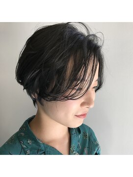 ヘアー アイス ルーチェ(HAIR ICI LUCE) 根元立ち上がり　アンニュイ　ボディーパーマ　前下がり