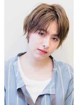 ピズム(PISM) ボーイッシュセンターパート/フォギーベージュ