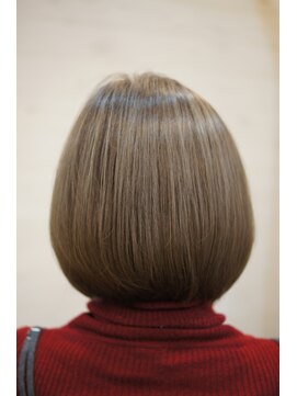 トレフル(trefle) 明るい白髪カラー