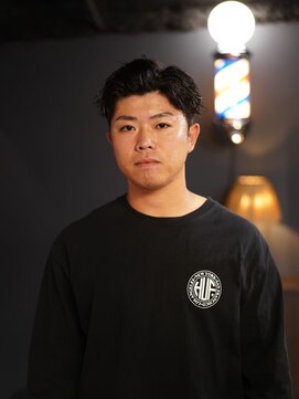 キングスマントーキョー 府中店(KINGSMAN TOKYO) ツーブロックマッシュ/波巻き/ハイライト/束感<理容室><府中駅>