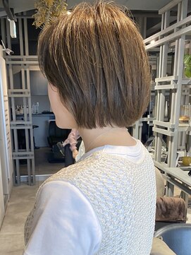 ディーエックス ウエスト(Dxxxx WEST) 恵比寿ショート 韓国/顔周り/レイヤーカット/イルミナカラー