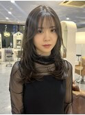 レイヤーカット+オリーブベージュカラー