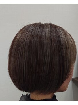 ベルポ(Bellpo) ショートボブ/控えめハイライト