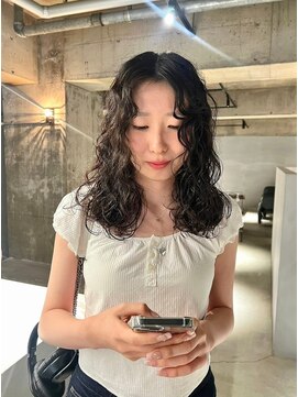 リール(rire) rireイメチェン前髪アンブレラカラーこなれミディウェーブパーマ