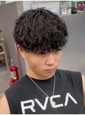 スパイラルパーマツイストパーマアップバング短髪メッシュ