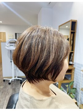 トナリ(tonari) 大人ショートスタイル