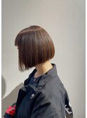 切りっぱなしボブ　前下がり　ぱっつんボブ