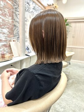 エル バイ ロンド 関(elle by Lond) [elle by lond]栗原　瑠世　外ハネ/切りっぱなし/ボブ