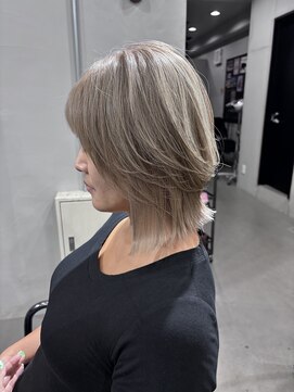 キャリー(Caly) ブリーチ/韓国風/髪質改善/縮毛矯正/レイヤー/バレイヤージュ