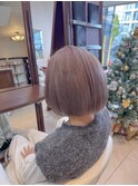 ピンクベージュ
