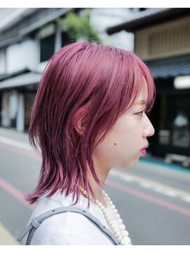 ヤイカ(YAYKA) ピンクが可愛いウルフヘア