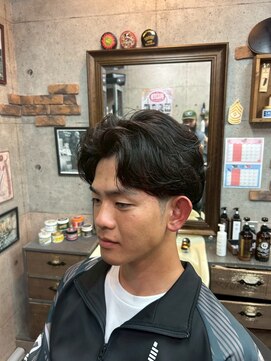 アールズ ヘア(R's hair) MEN’S HAIR/サーフカール/刈り上げセンターパート/印西
