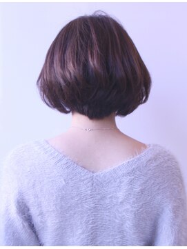 シャカ(SHAKA) 大人可愛い☆丸みショート 黒髪ベリーショート 毛先パーマ