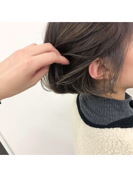 キー(kii) グレージュ