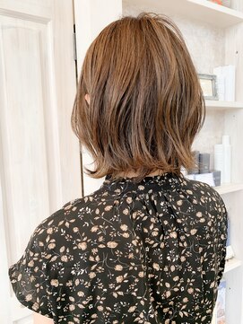 キャアリー(Caary) 福山市美容院イルミナカラー人気caary外ハネベージュボブ