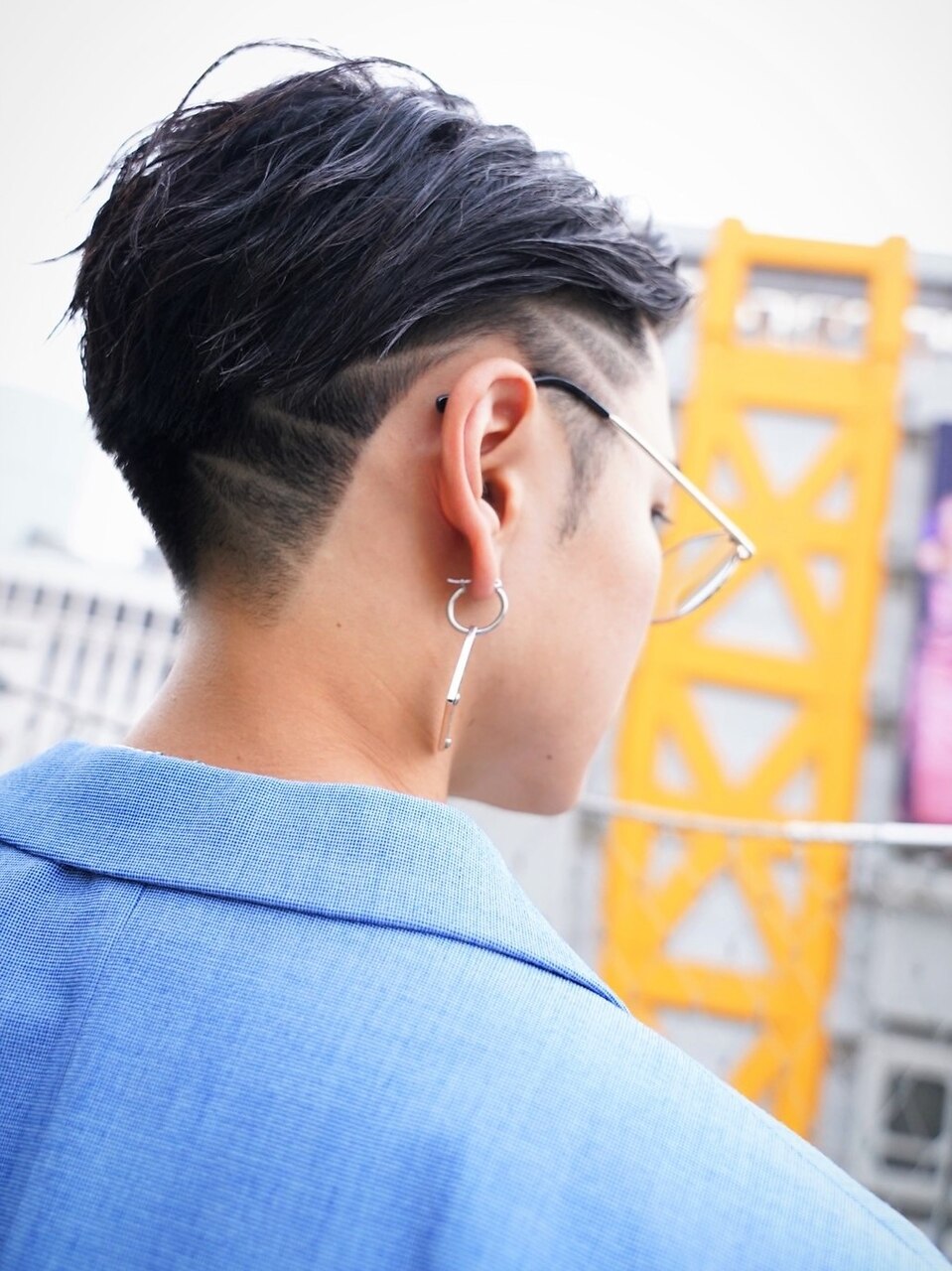 ba513ニュアンスカラー束感バリカンアートモテ髪ツーブロック