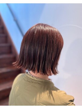 サーティーン(THIRTEEN) HUEカラーで艶アップ!外ハネ・ボブスタイル(^^)20代☆