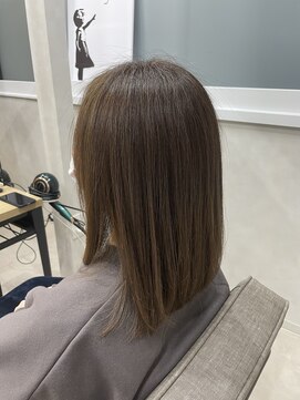 エモ(emo) ミディアムボブ