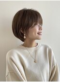 小顔ショート！ 丸み 可愛い ベージュカラー おしゃれ 耳かけ