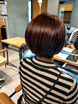 デラハイダウェイ(DELA HIDEAWAY) ワインレッドカラー ショート 秋冬