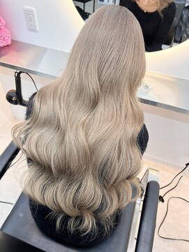 ベア(Bear) ホワイトブロンド/なんばブリーチ/大阪ブリーチ