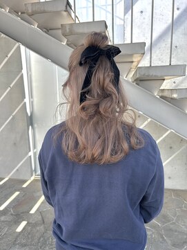 ローウェ 表参道(Louwe) bleach beige color