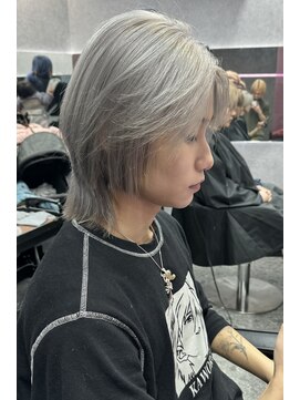 スライバイリアオオサカ(Sly By Ria OSAKA) シルバーカラー/ウルフヘア【梅田】【大阪】